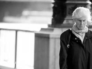 angry-old-woman.jpg angry-old-woman.jpg