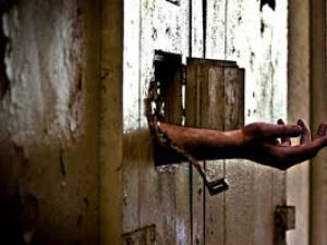 prison-hand.jpg prison-hand.jpg