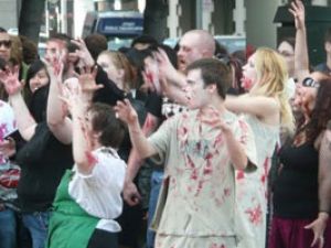 zombies300x200.jpg zombies300x200.jpg