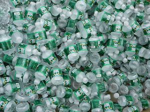 320px-Lots_of_bottled_water.JPG
