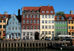 800px-Nyhavn_9-15_København.jpg 800px-Nyhavn_9-15_København.jpg