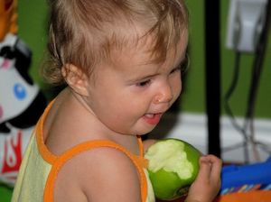 kid eating