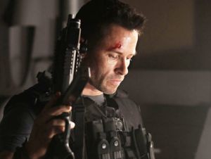 lockout guy pearce