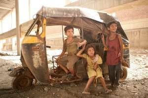 slumdog00.300wide.200high.jpg slumdog00.300wide.200high.jpg