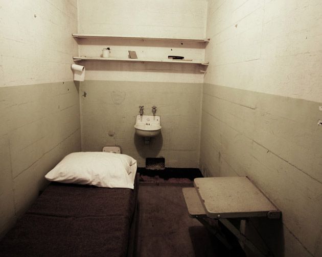 Solitary confinement cell